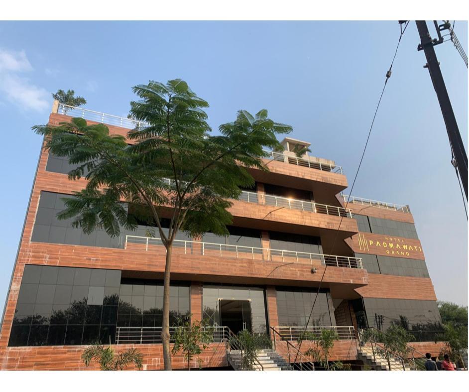 Hotel Padmawati Grand Nanded Exterior photo