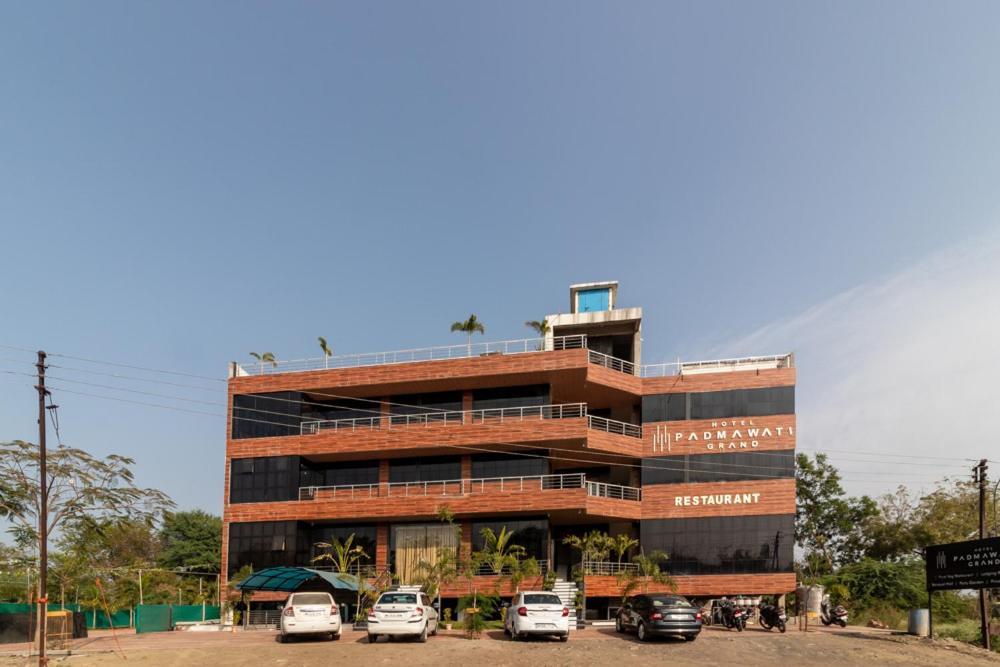 Hotel Padmawati Grand Nanded Exterior photo